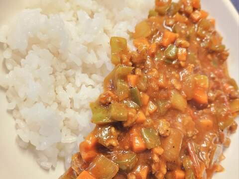 【主食】ピーマンたっぷりひき肉カレー